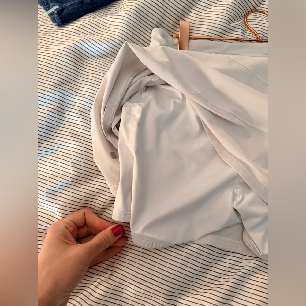 White skort - image 3